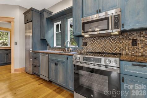 875 Creston Drive Black Mountain NC 28711