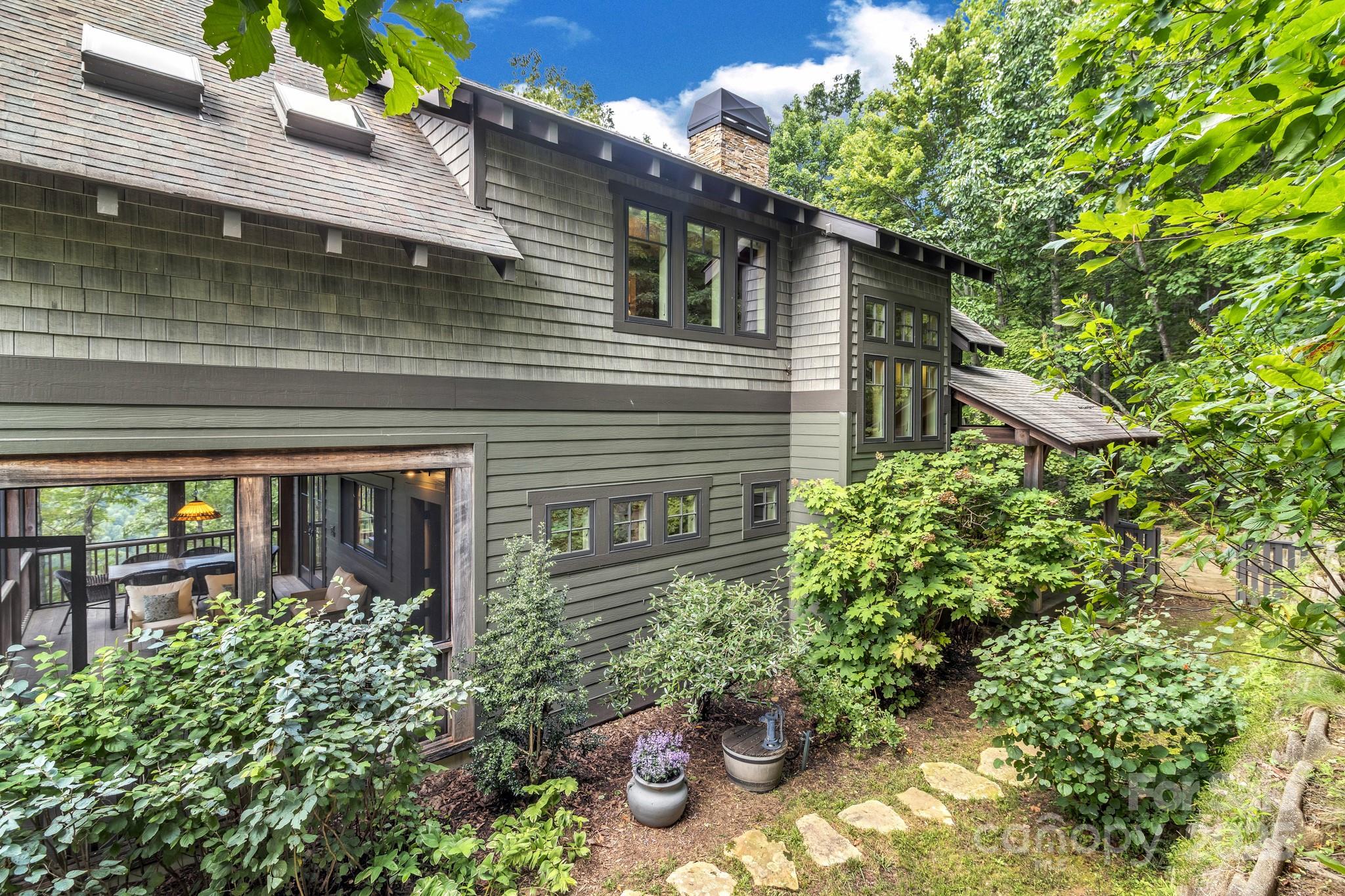 875 Creston Drive Black Mountain NC 28711