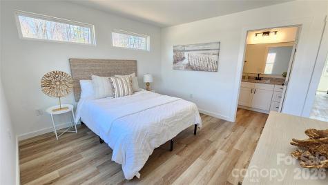 2910 21st Street Lane NE Hickory NC 28601