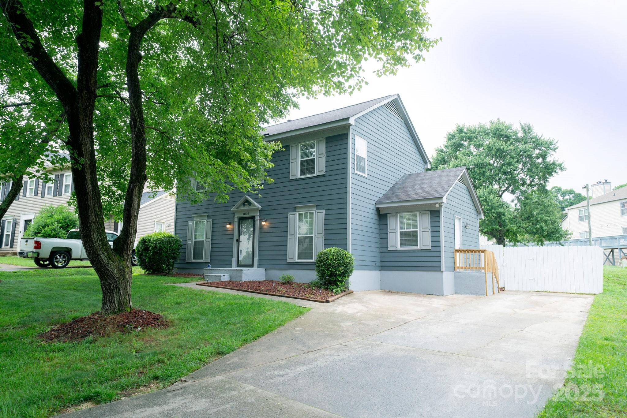 8125 Sheringham Way Charlotte NC 28227