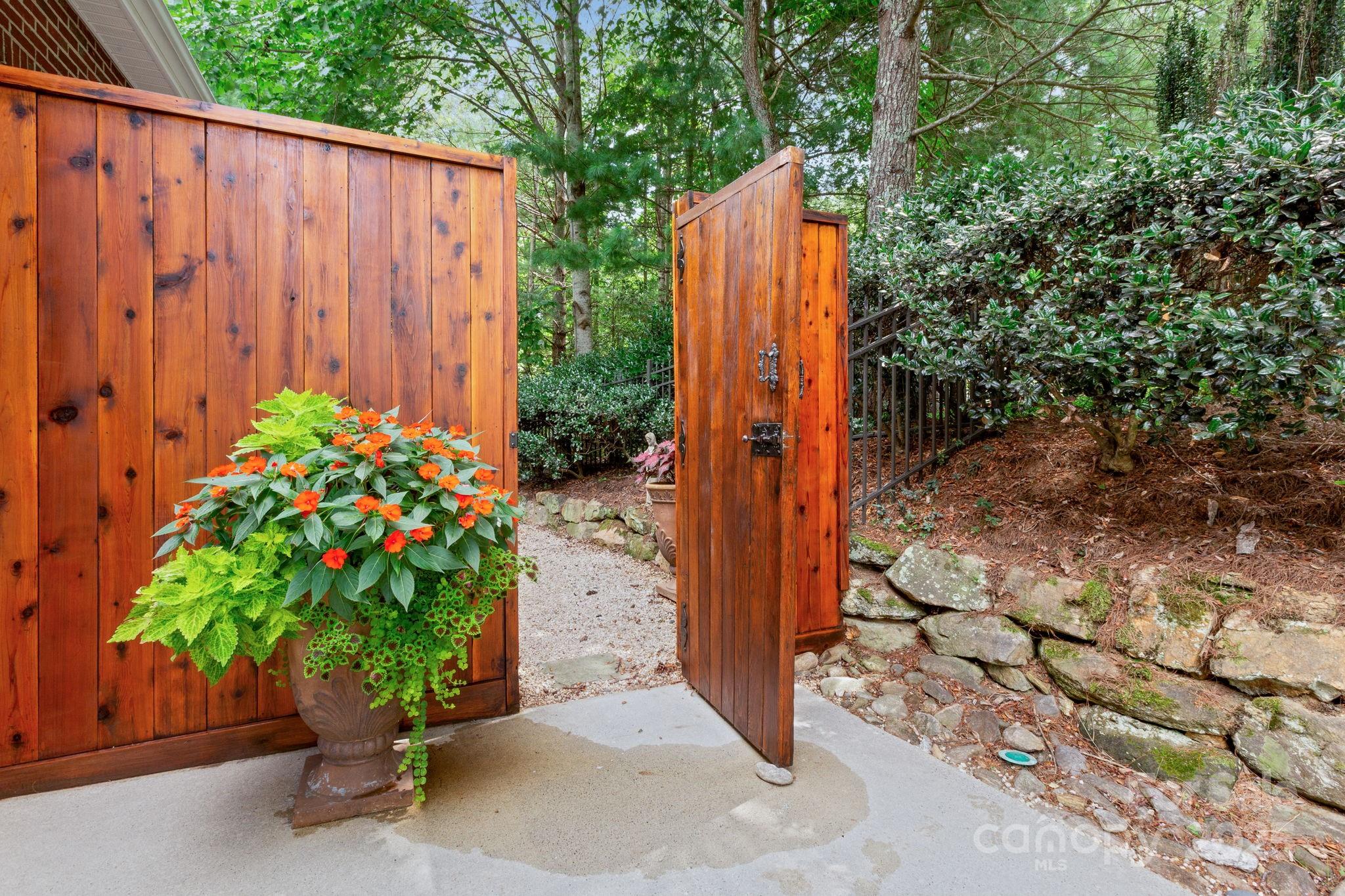 10 Ozark Spring Lane Asheville NC 28805