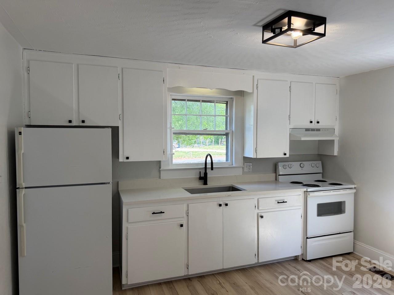 1431 3rd Street Place NE Hickory NC 28601