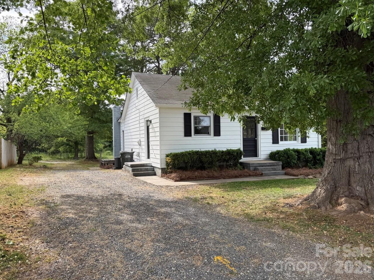 1431 3rd Street Place NE Hickory NC 28601
