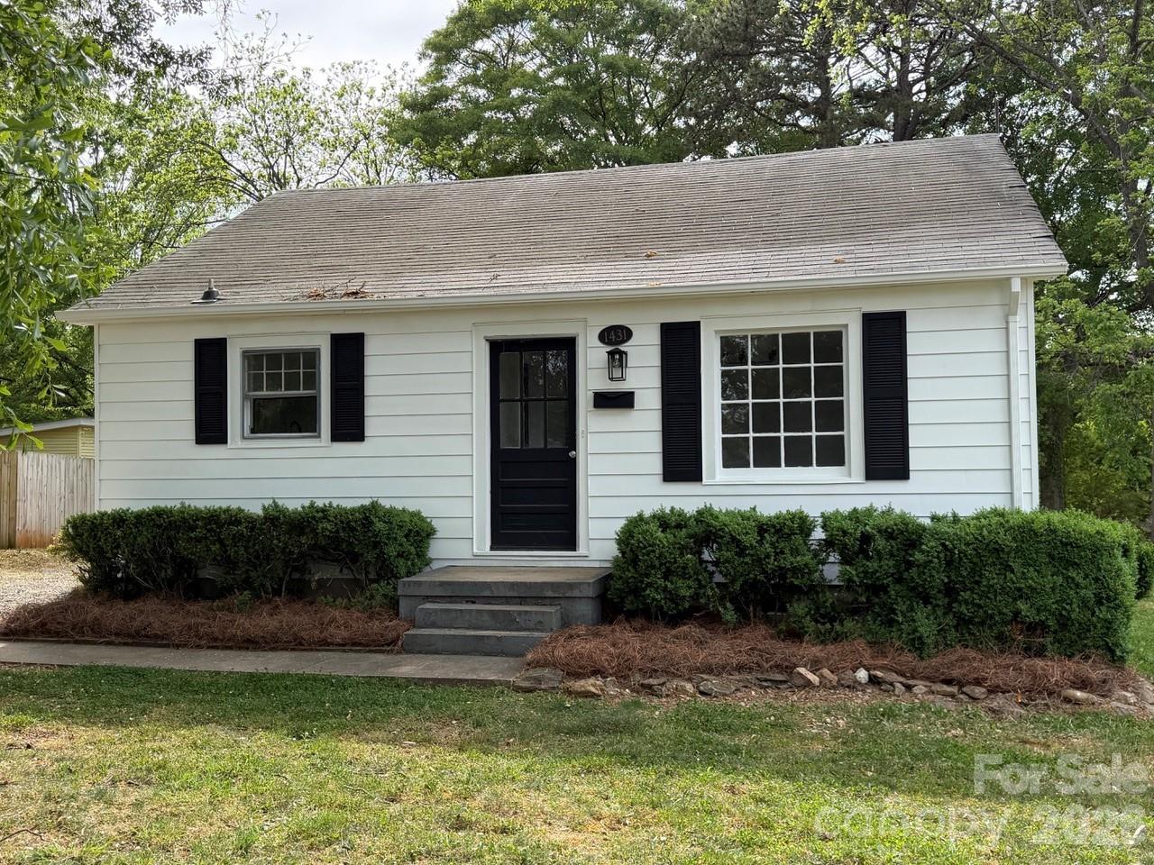 1431 3rd Street Place NE Hickory NC 28601