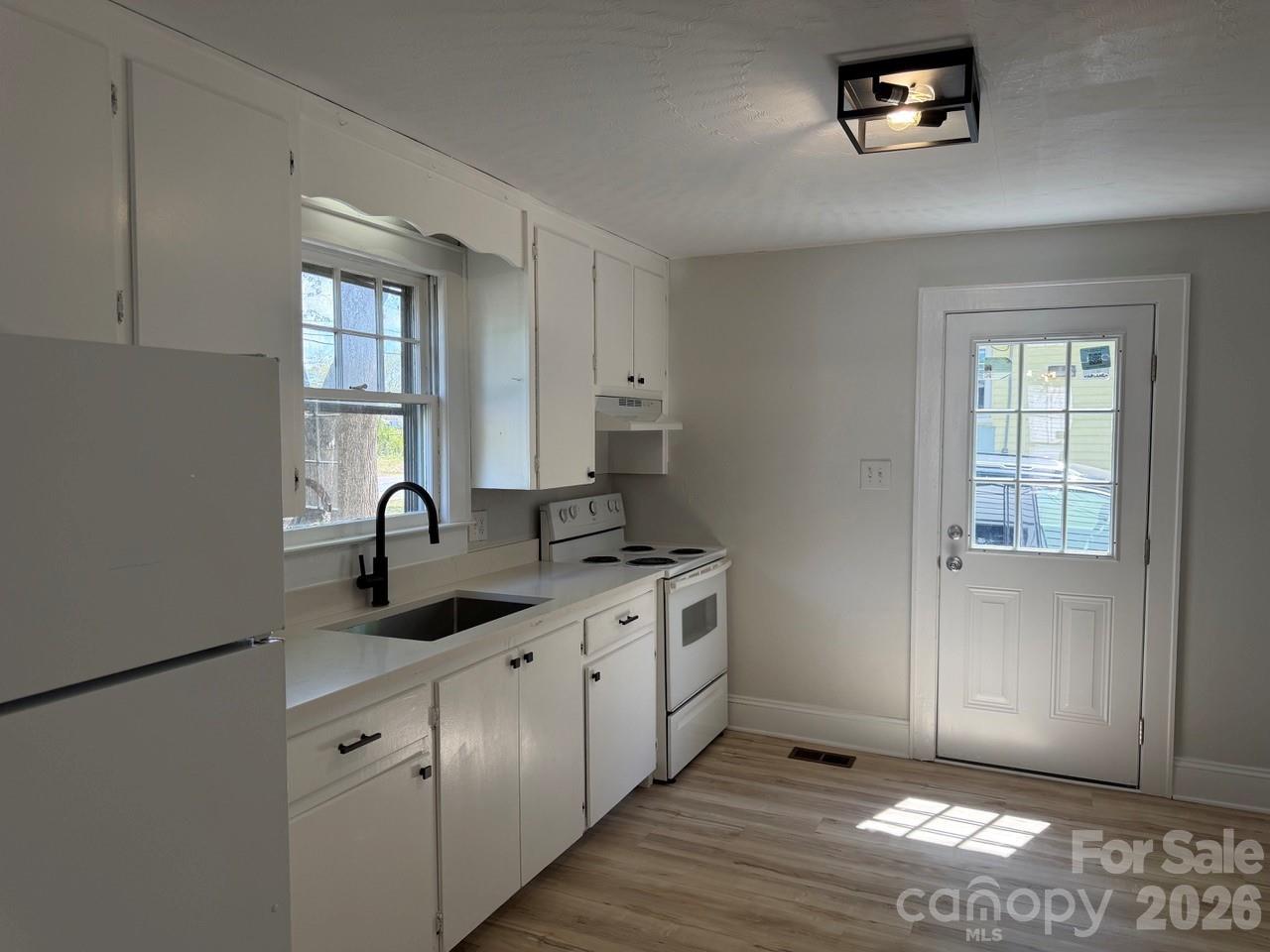 1431 3rd Street Place NE Hickory NC 28601
