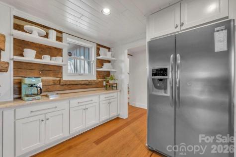 572 Skyland View Drive Blowing Rock NC 28605