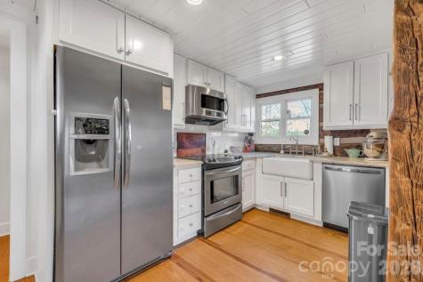572 Skyland View Drive Blowing Rock NC 28605