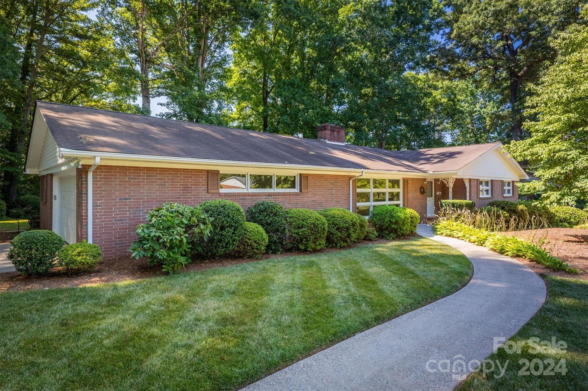 105 Oakwood Street Morganton NC 28655