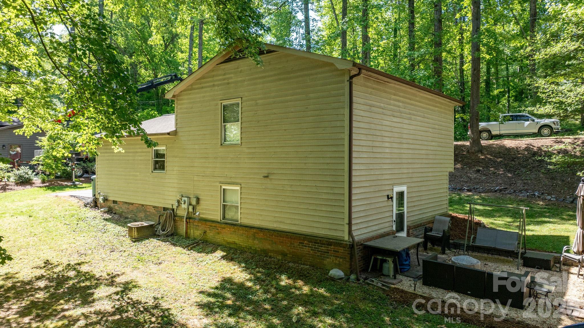 216 Davis Drive Morganton NC 28655