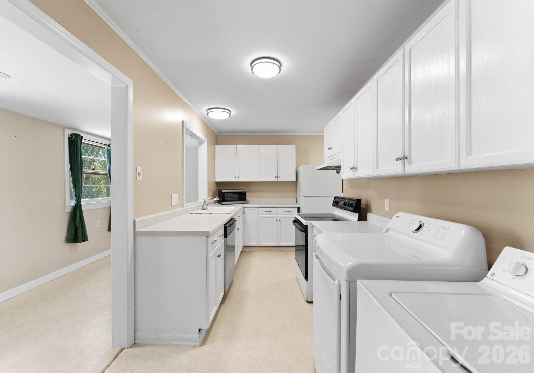 1136 E Woodlawn Road Charlotte NC 28209