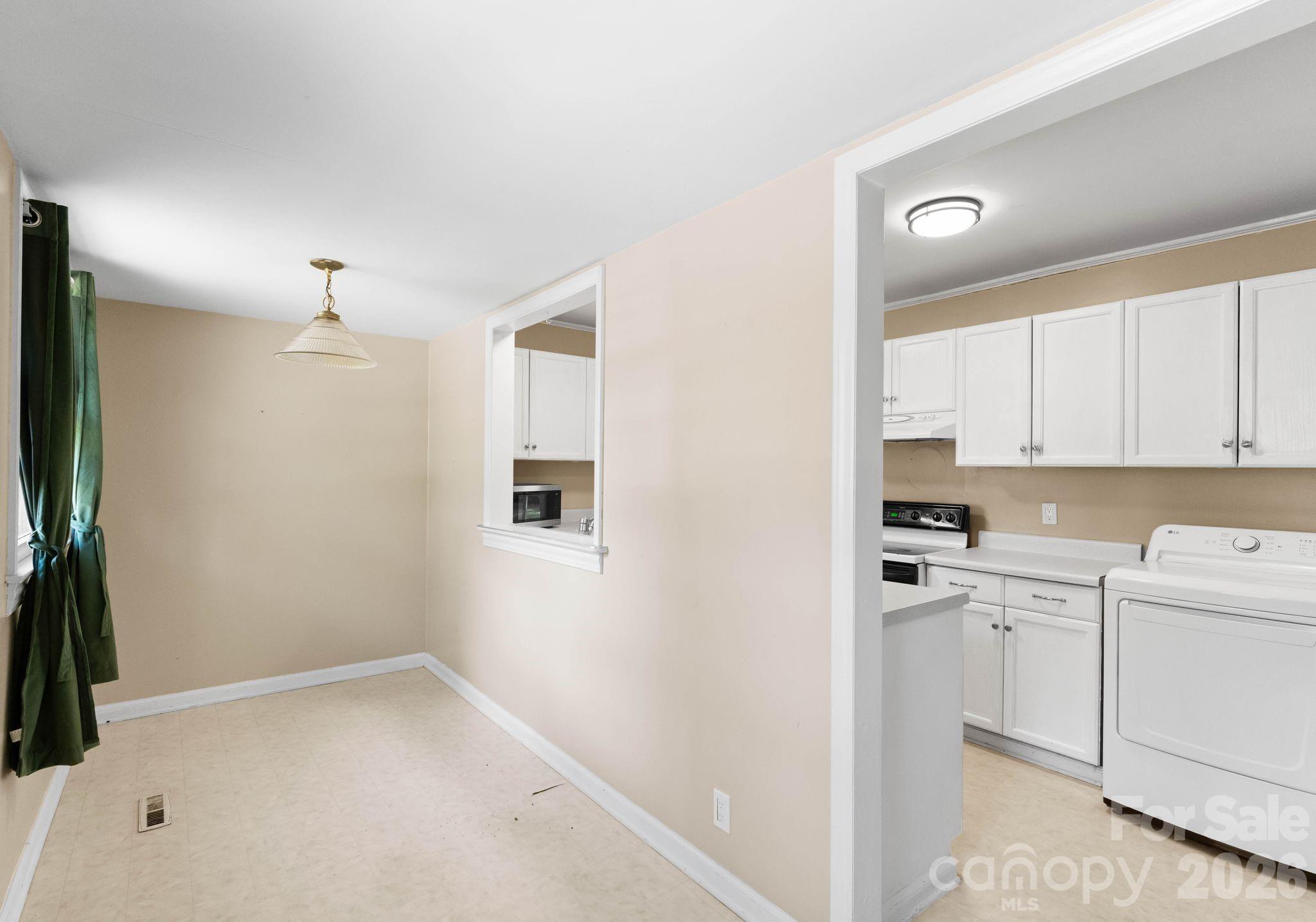 1136 E Woodlawn Road Charlotte NC 28209