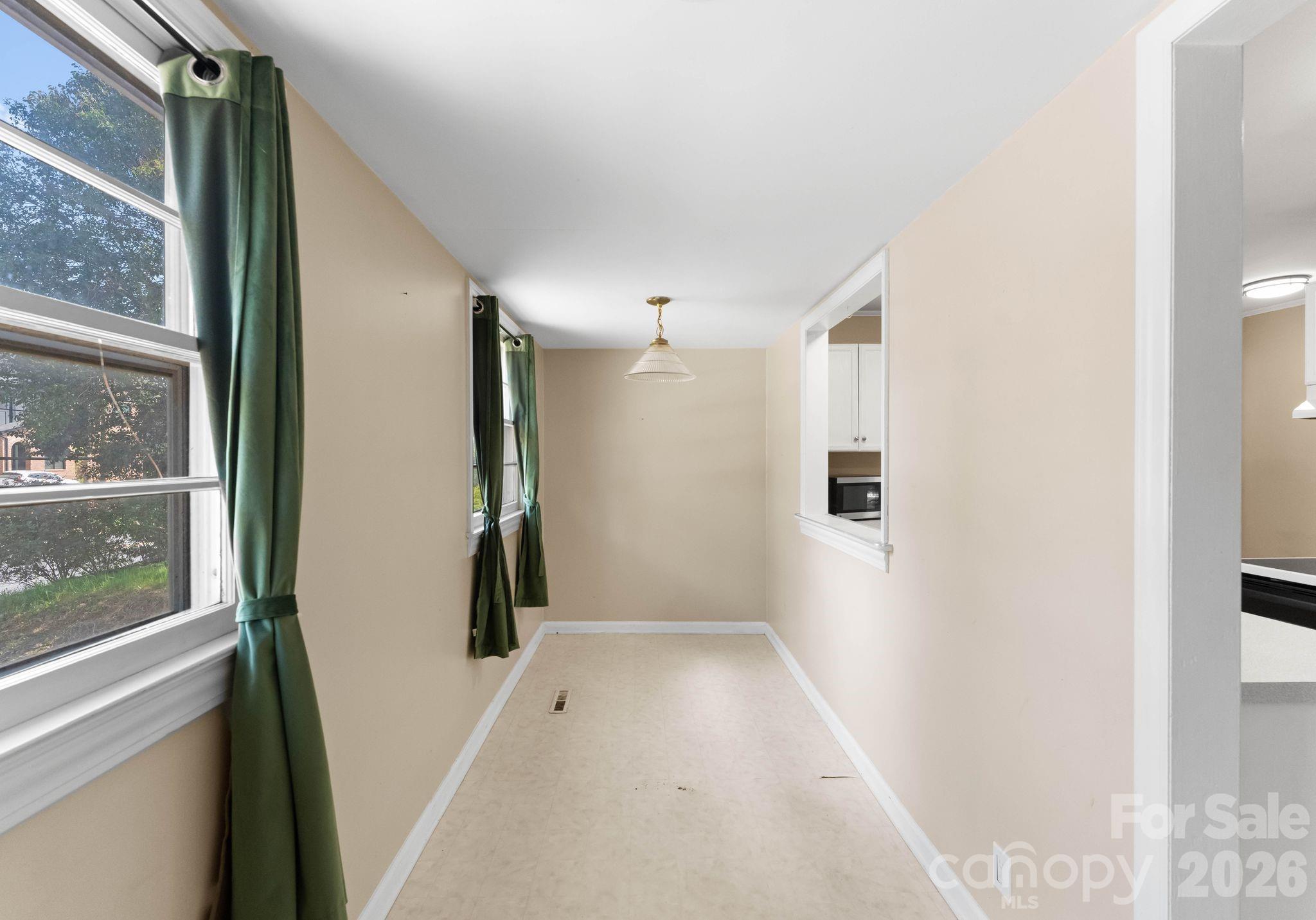 1136 E Woodlawn Road Charlotte NC 28209