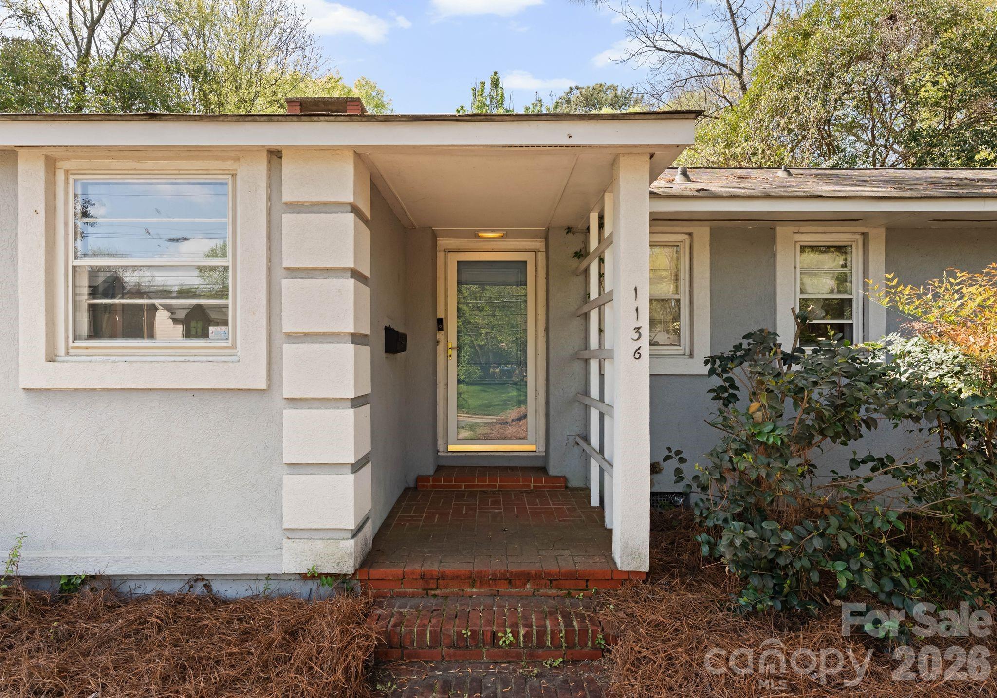 1136 E Woodlawn Road Charlotte NC 28209