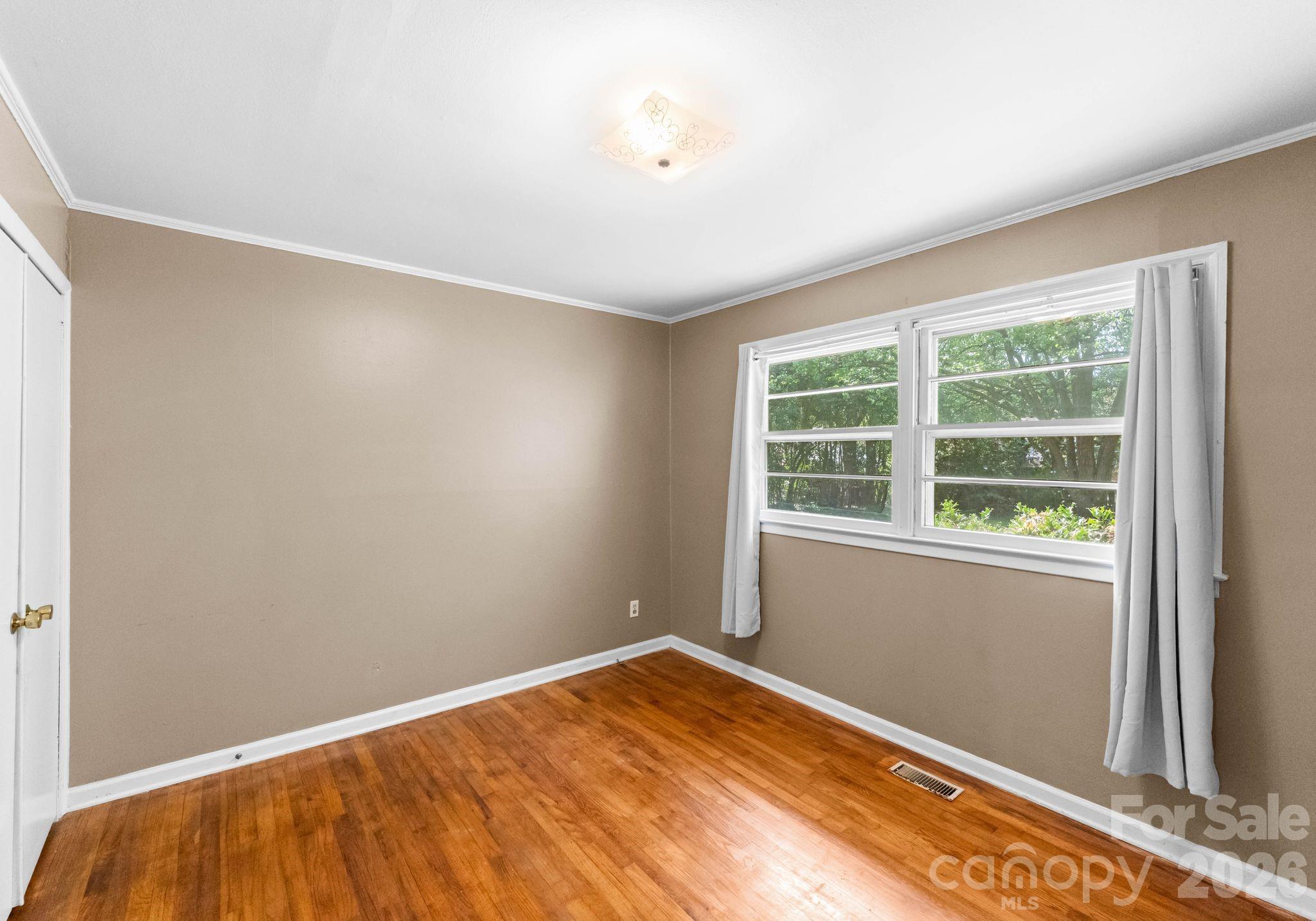 1136 E Woodlawn Road Charlotte NC 28209