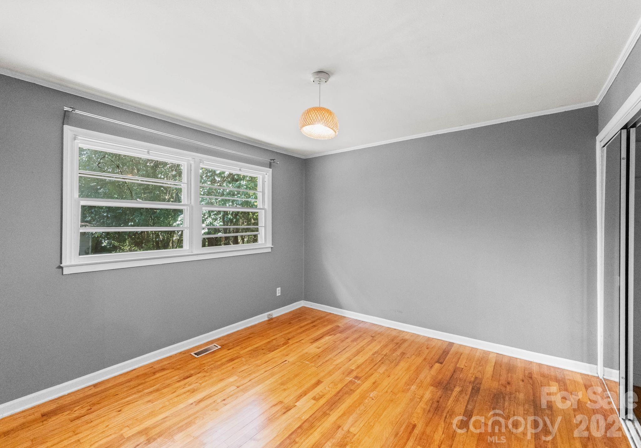1136 E Woodlawn Road Charlotte NC 28209