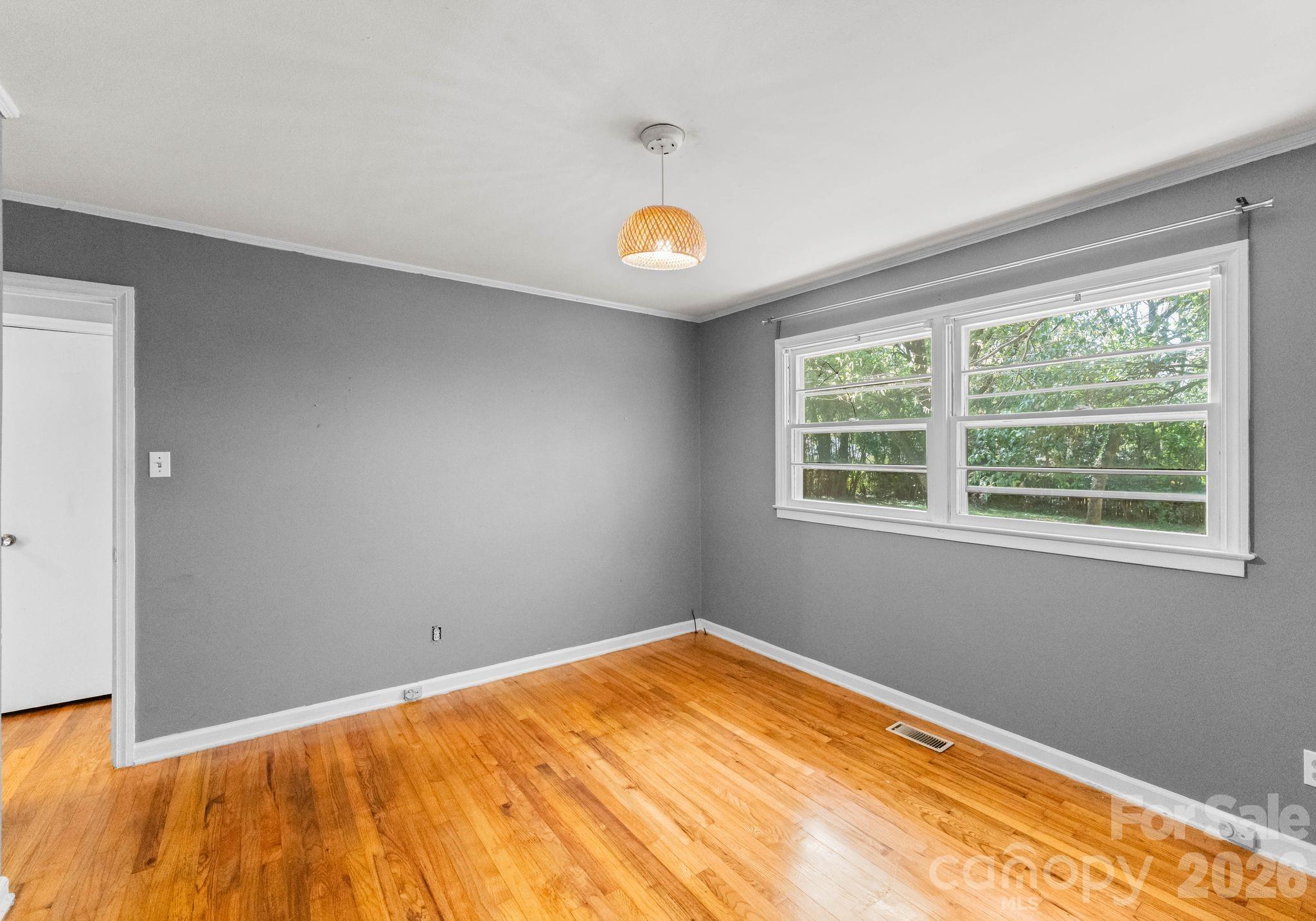 1136 E Woodlawn Road Charlotte NC 28209