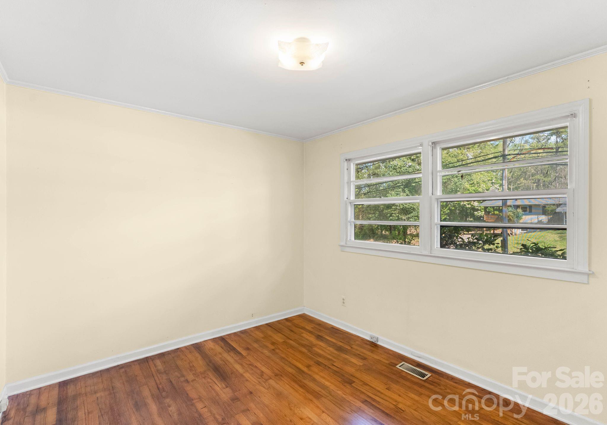 1136 E Woodlawn Road Charlotte NC 28209
