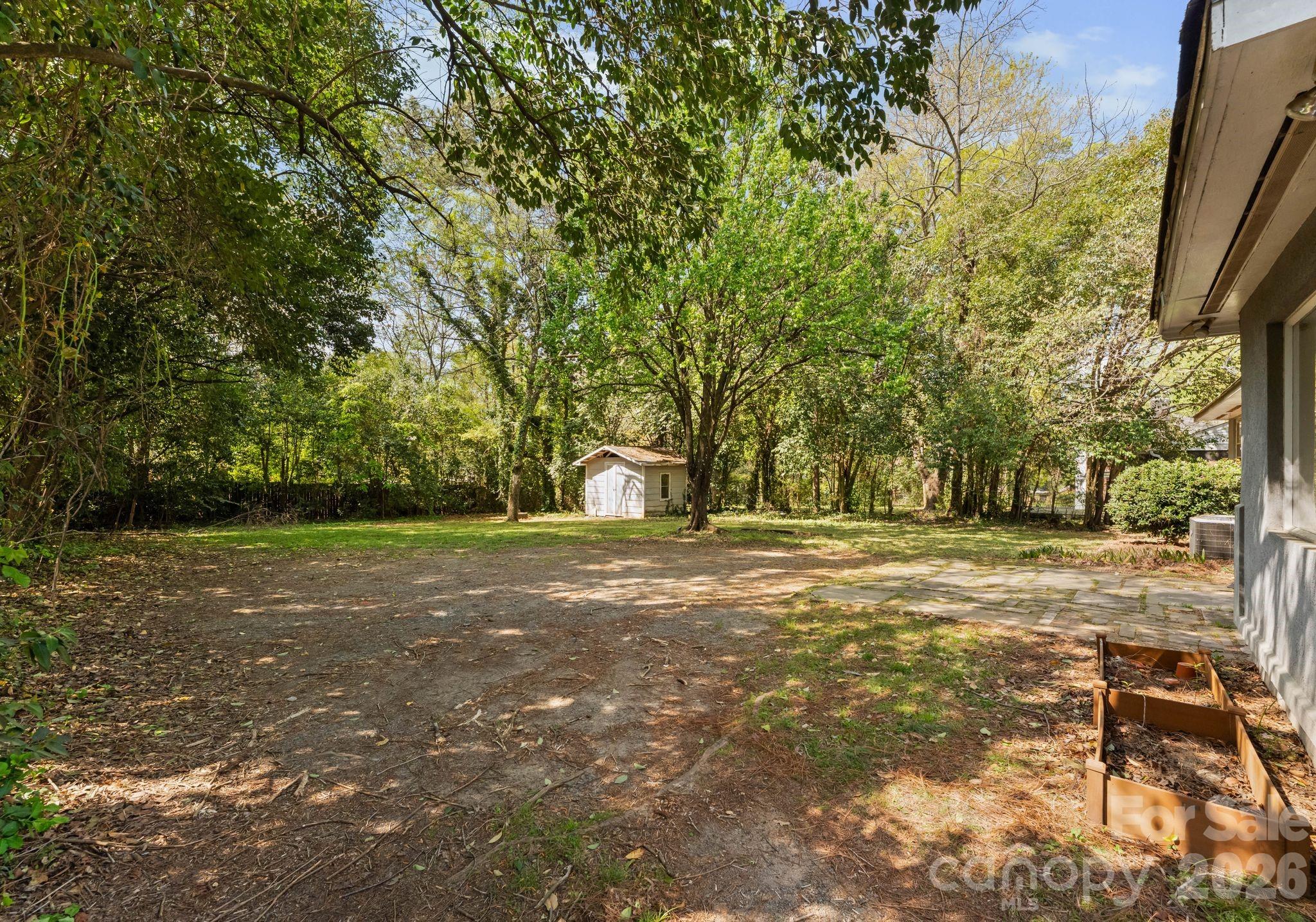 1136 E Woodlawn Road Charlotte NC 28209