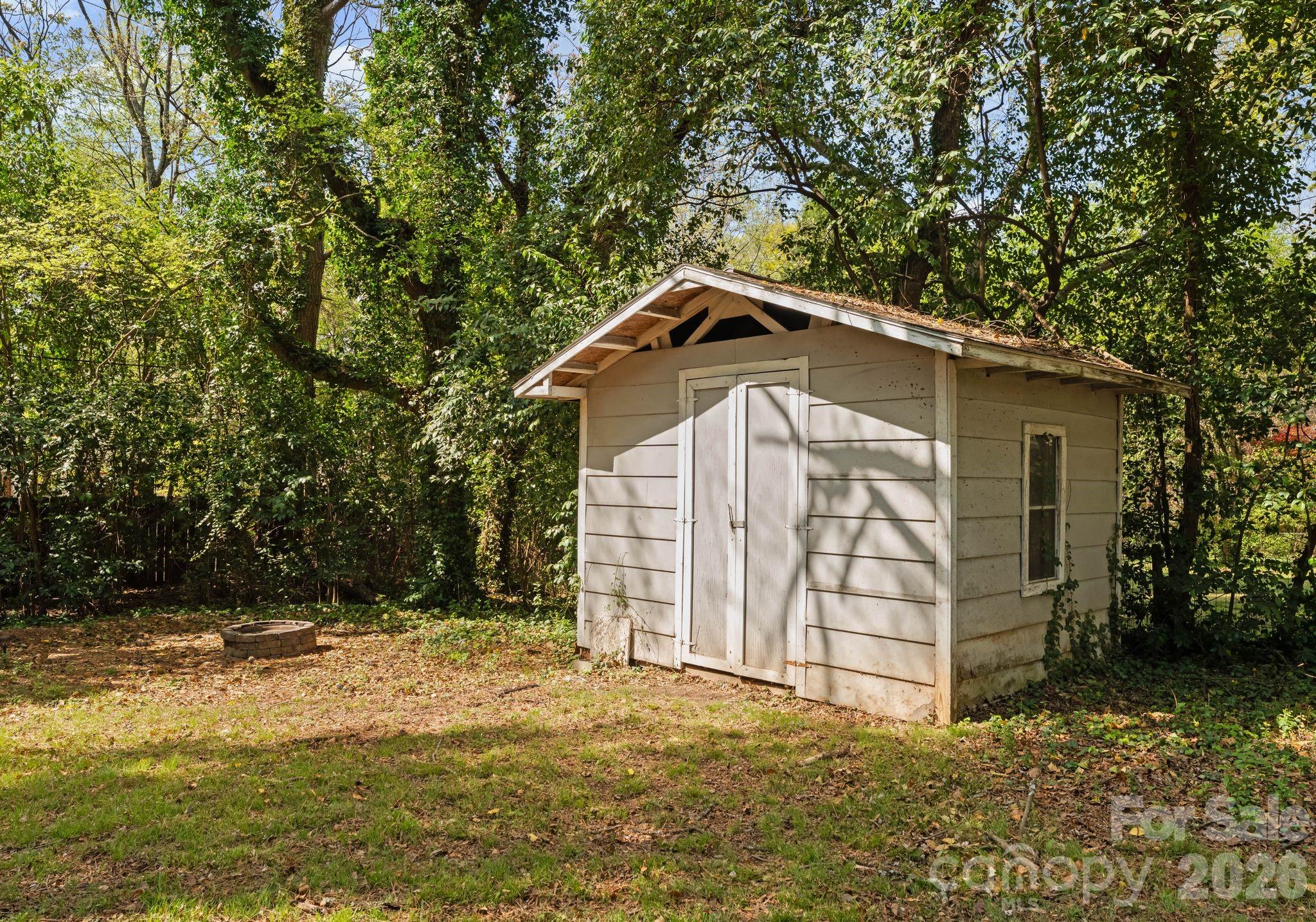 1136 E Woodlawn Road Charlotte NC 28209