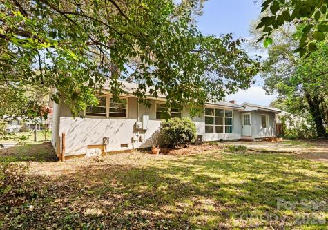 1136 E Woodlawn Road Charlotte NC 28209