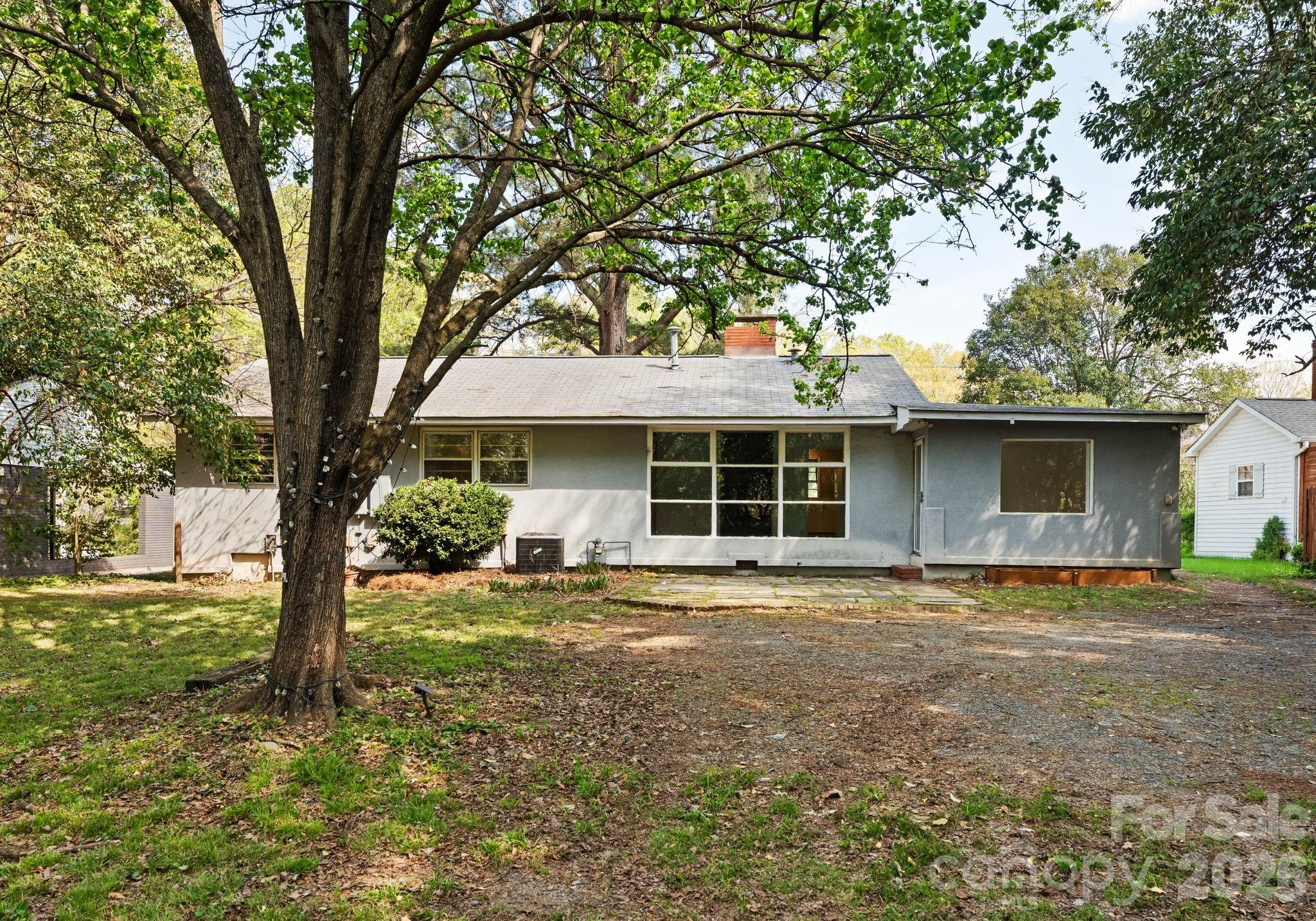 1136 E Woodlawn Road Charlotte NC 28209
