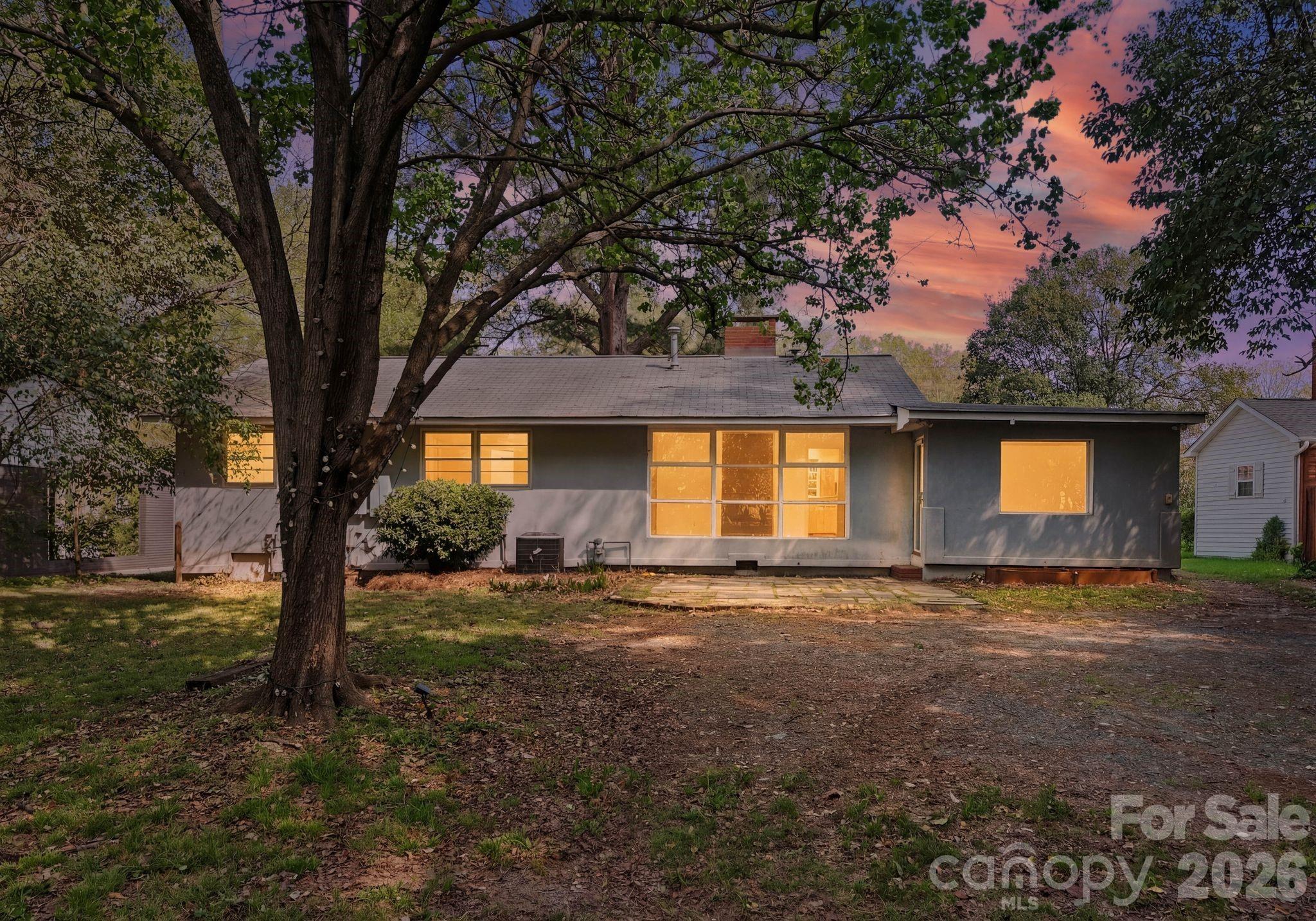 1136 E Woodlawn Road Charlotte NC 28209