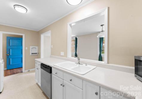1136 E Woodlawn Road Charlotte NC 28209