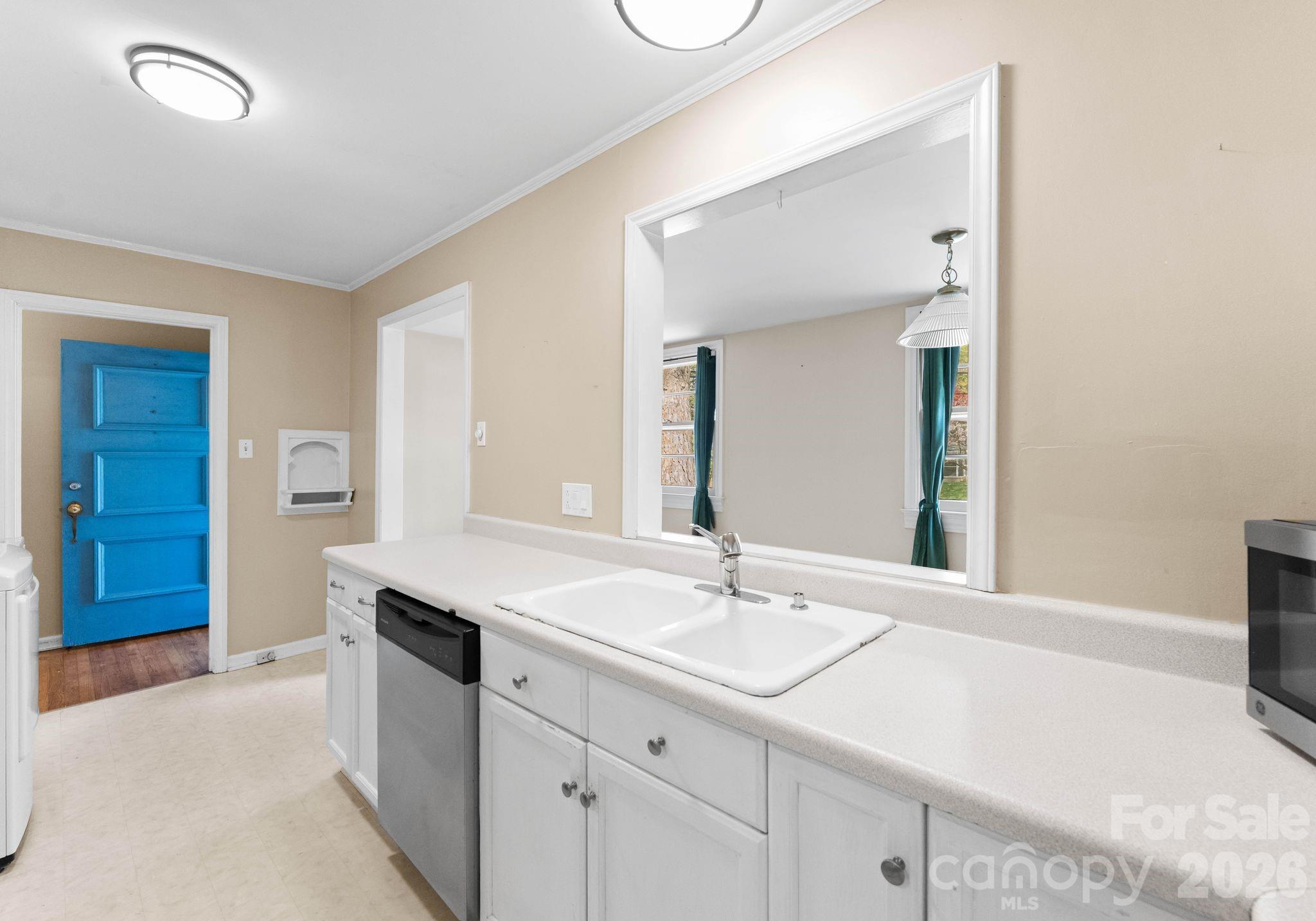 1136 E Woodlawn Road Charlotte NC 28209