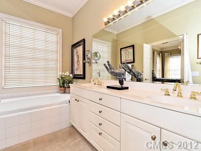 4733 Cambridge Crescent Drive Charlotte NC 28226