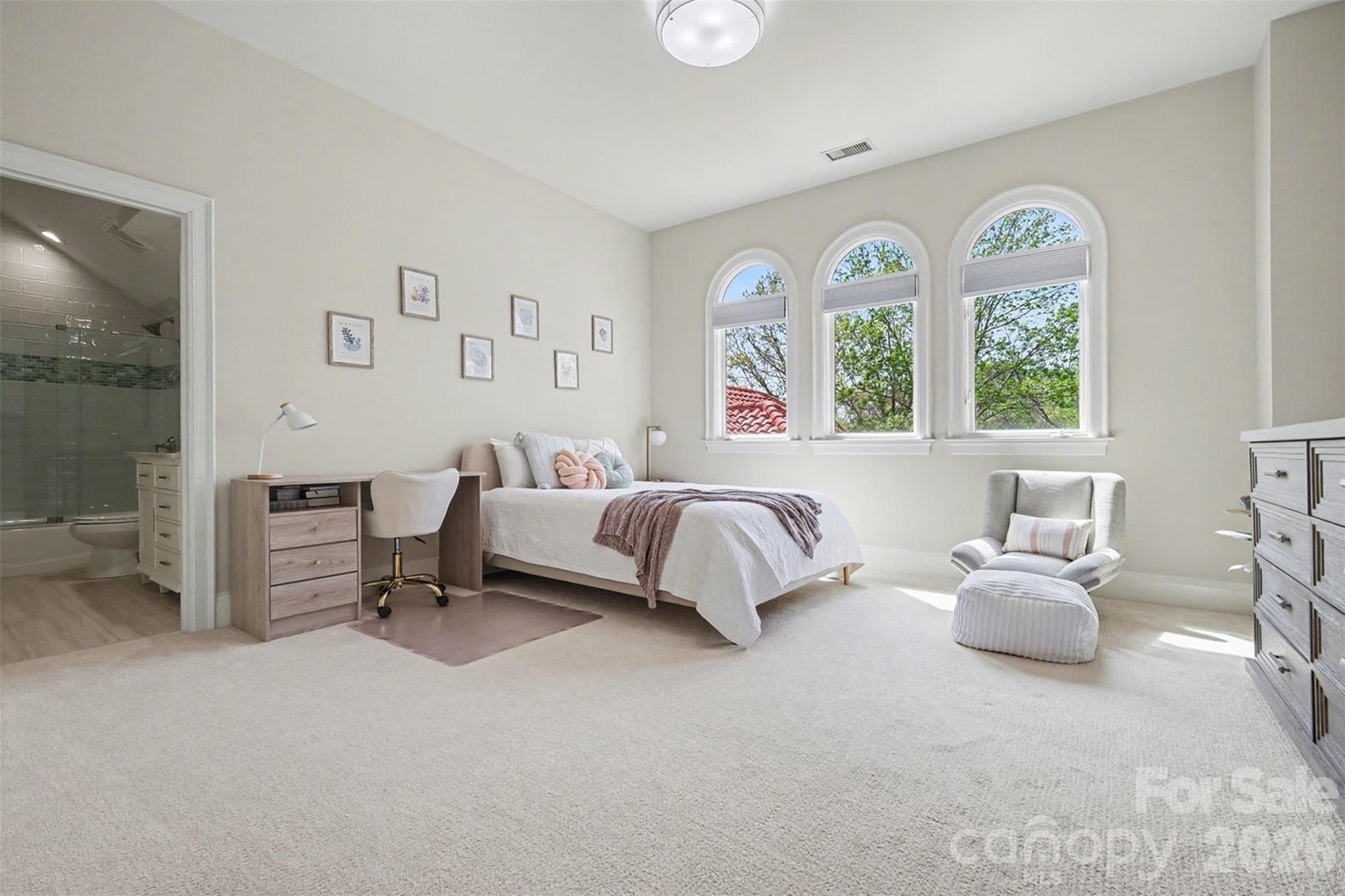 7225 Governors Row Charlotte NC 28277