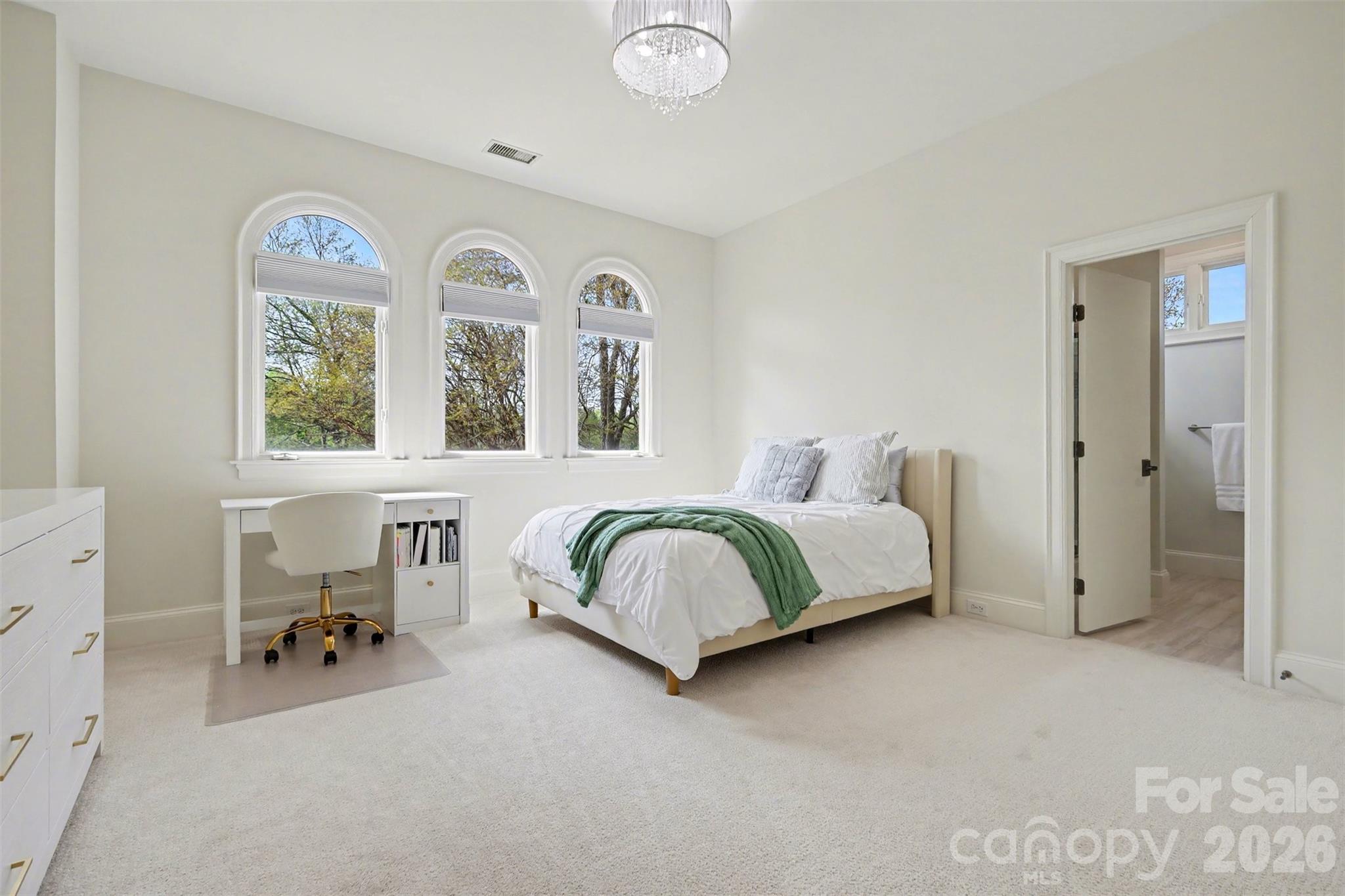 7225 Governors Row Charlotte NC 28277