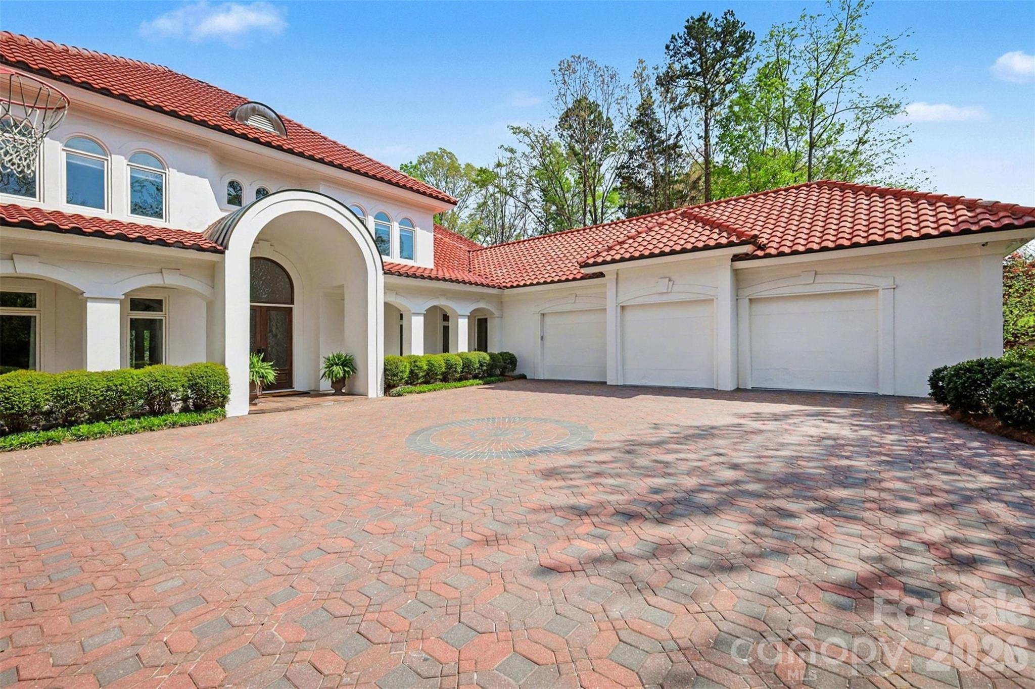 7225 Governors Row Charlotte NC 28277