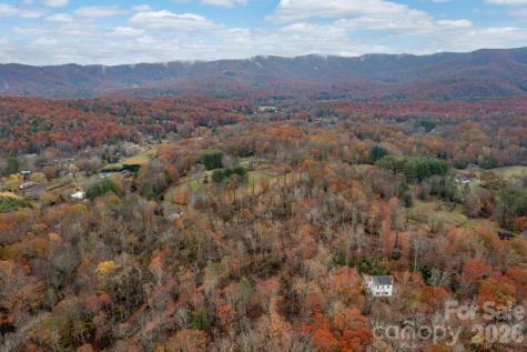 230 Graystone Drive Burnsville NC 28714