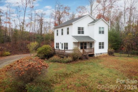 230 Graystone Drive Burnsville NC 28714