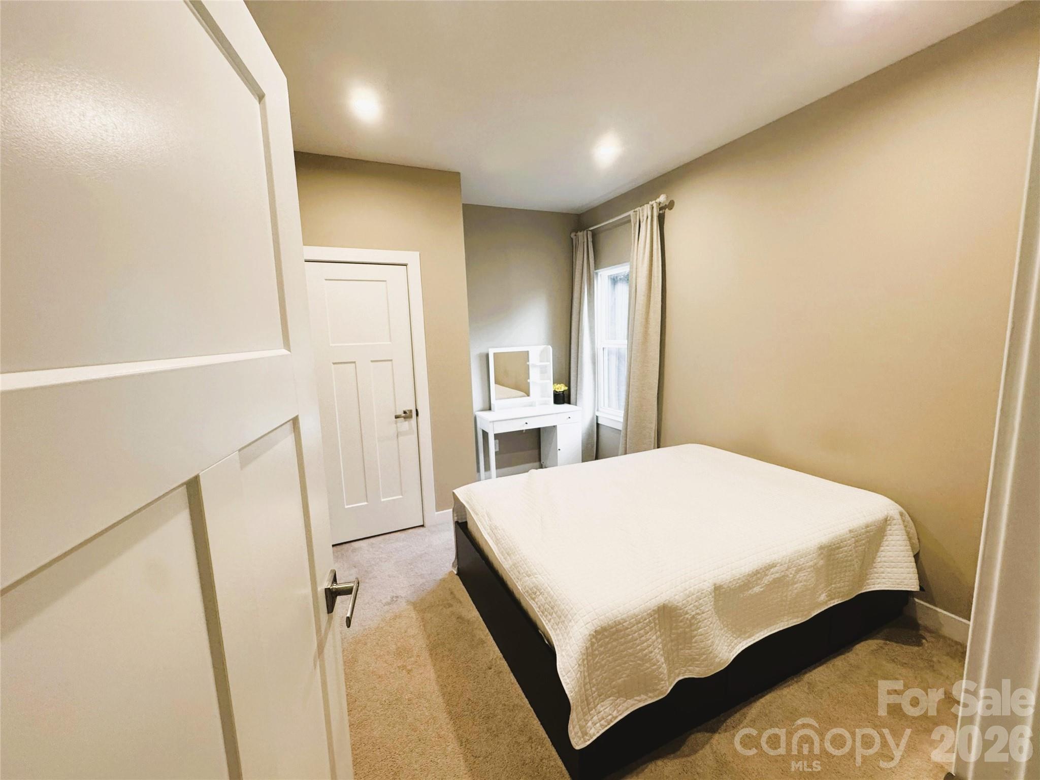 7708 W Berkeley Road Denver NC 28037