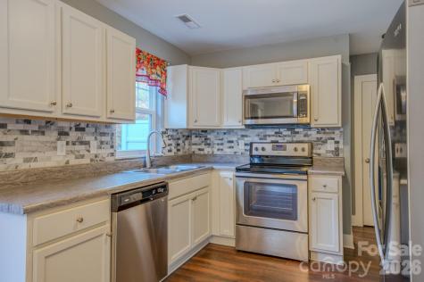 209 Stoney Point Way Candler NC 28715
