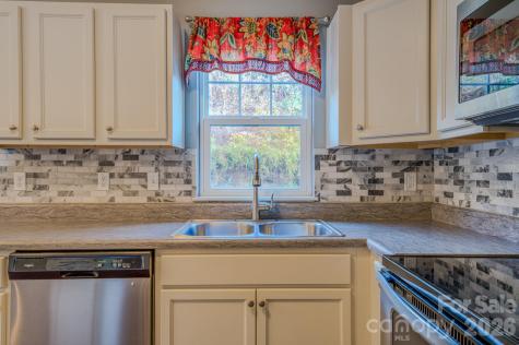 209 Stoney Point Way Candler NC 28715