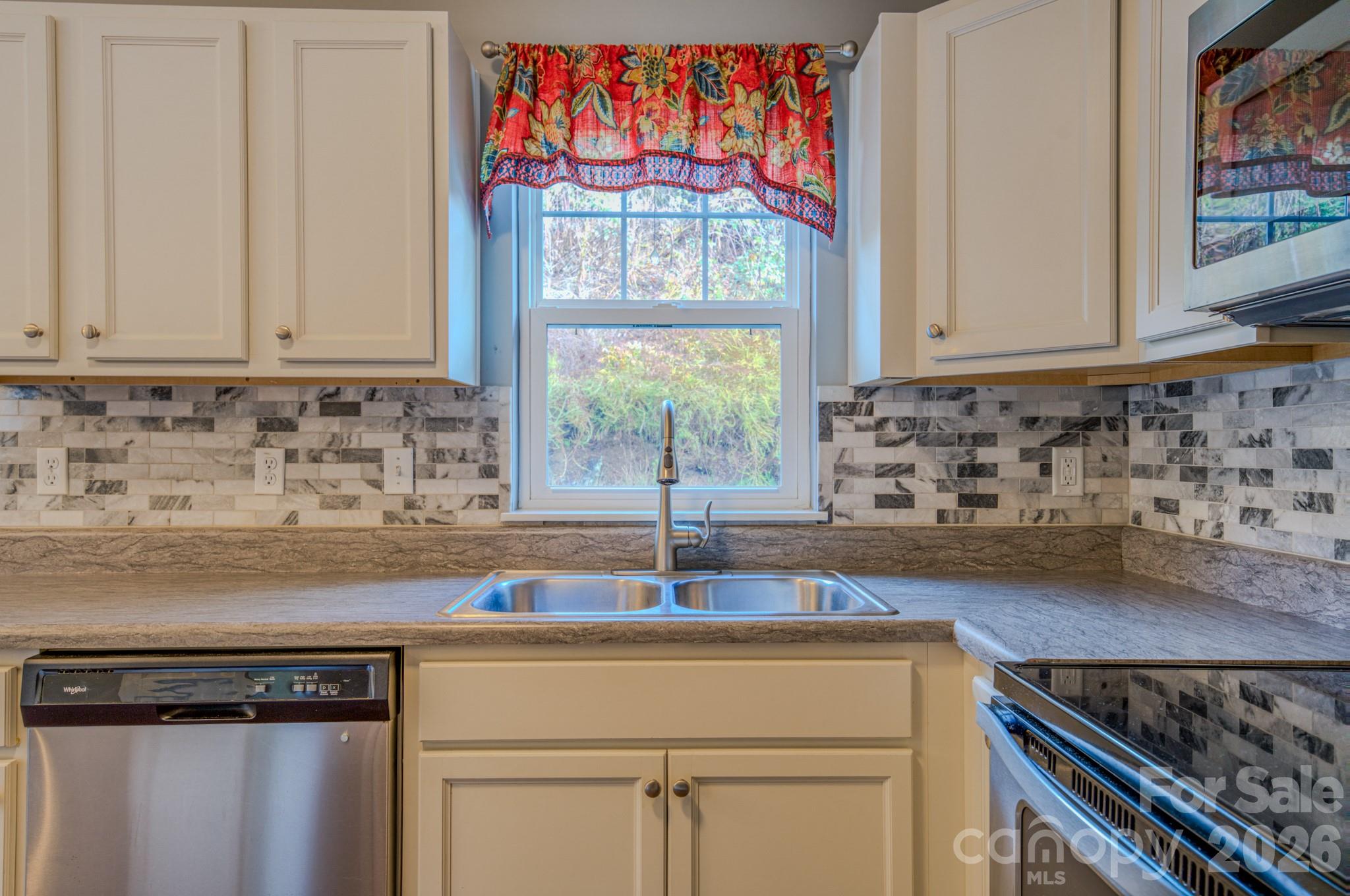 209 Stoney Point Way Candler NC 28715