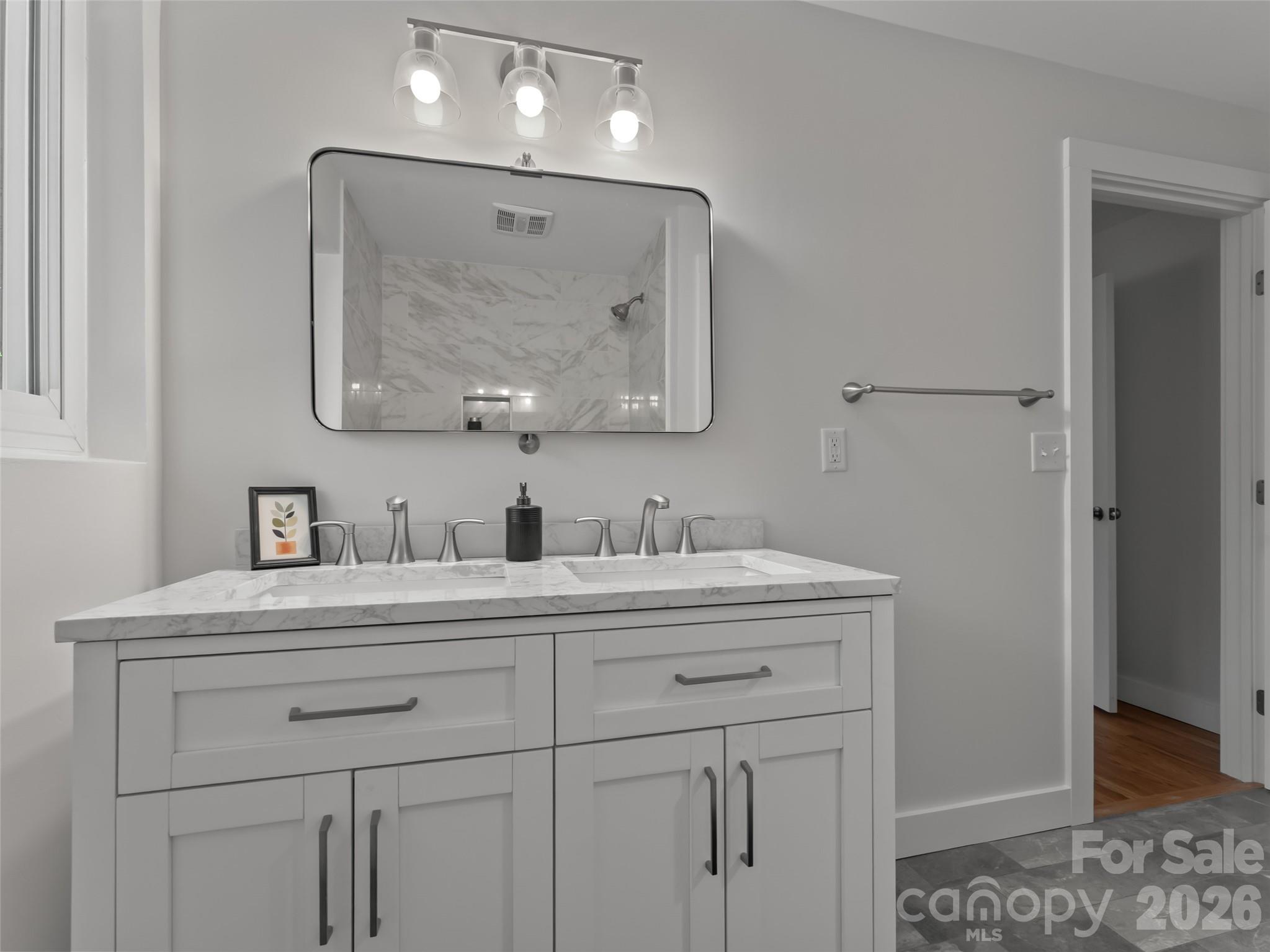 1110 3rd Avenue W Hendersonville NC 28739
