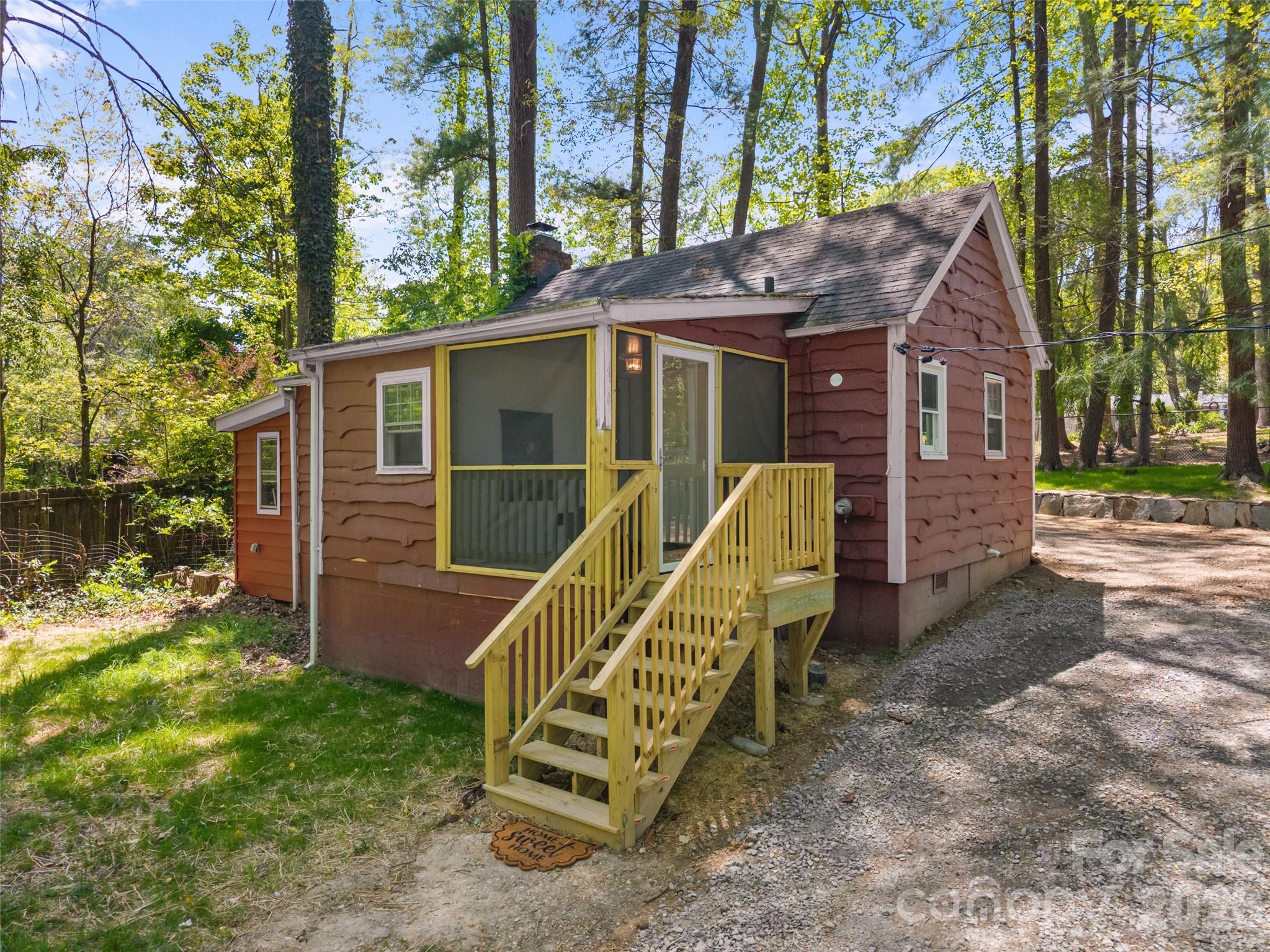 1110 3rd Avenue W Hendersonville NC 28739