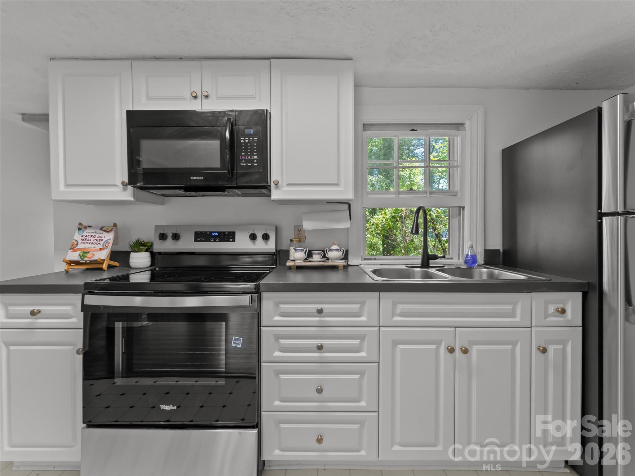 1110 3rd Avenue W Hendersonville NC 28739
