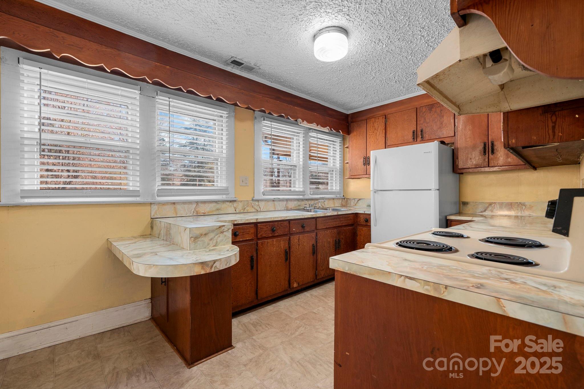 1606 Poplar Street NW Lenoir NC 28645