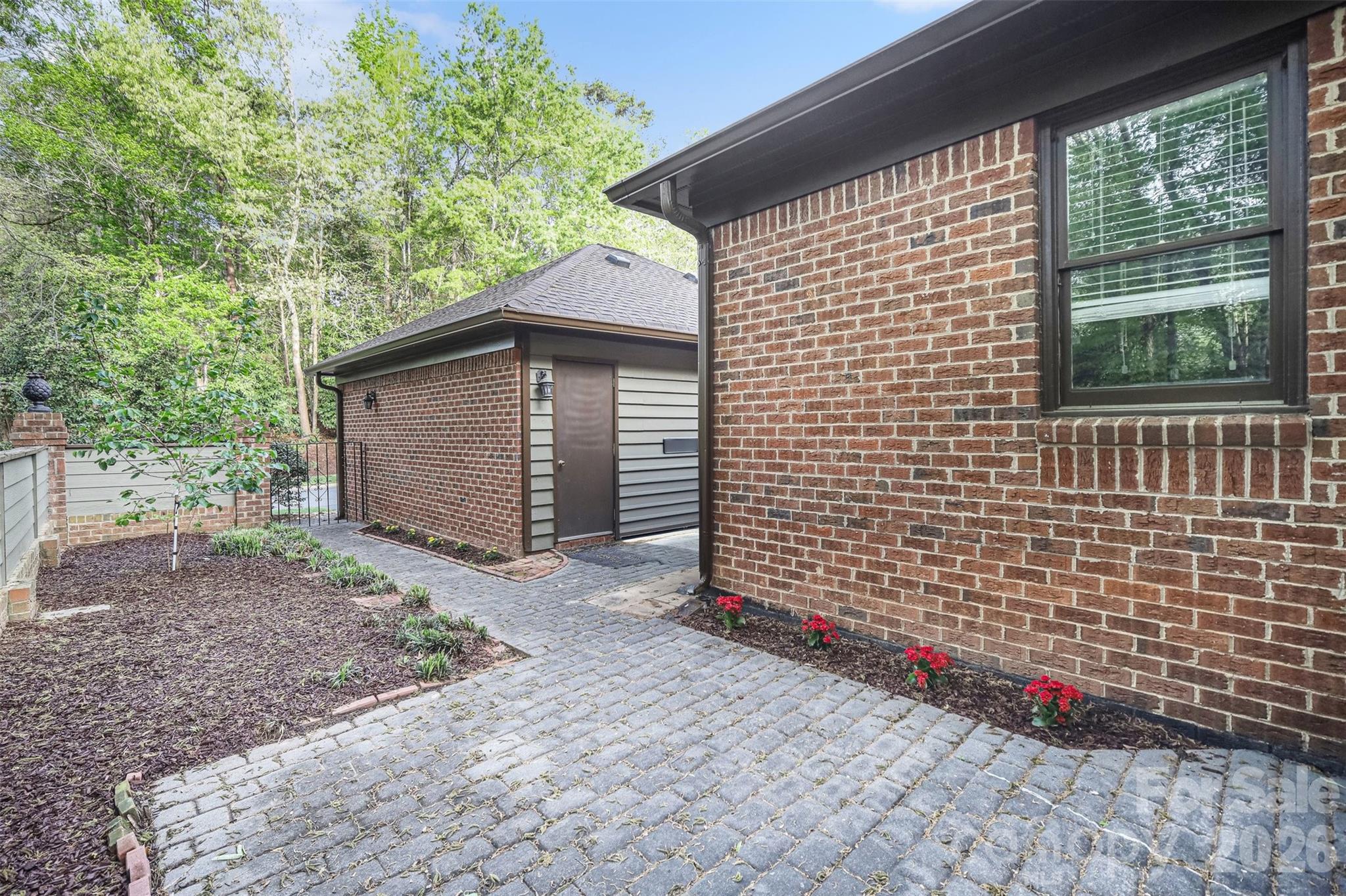 7443 Newmans Lane Charlotte NC 28270