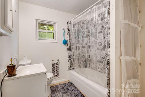 51 Gudger Road Candler NC 28715