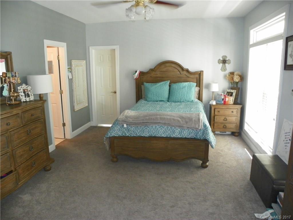 11136 Tara Oaks Drive Charlotte NC 28227