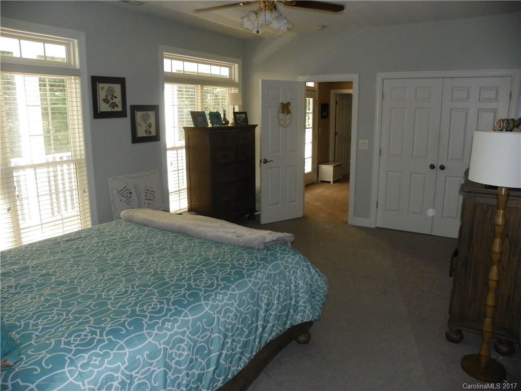 11136 Tara Oaks Drive Charlotte NC 28227