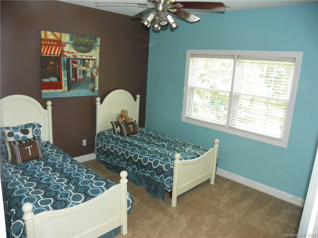 11136 Tara Oaks Drive Charlotte NC 28227