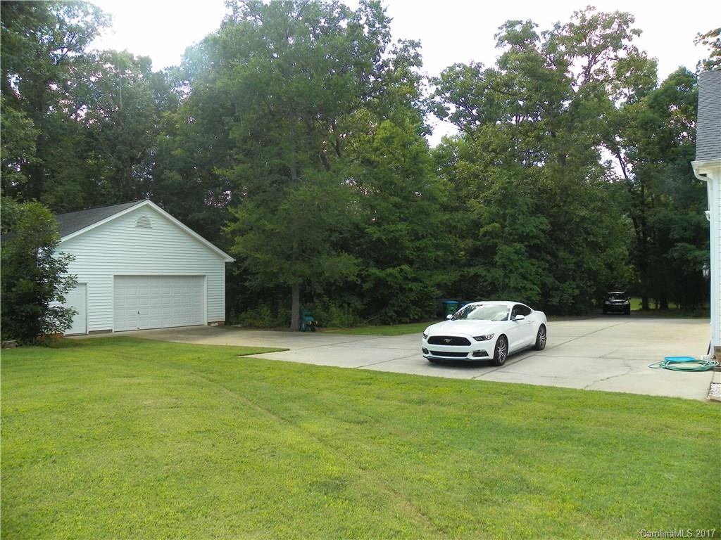 11136 Tara Oaks Drive Charlotte NC 28227