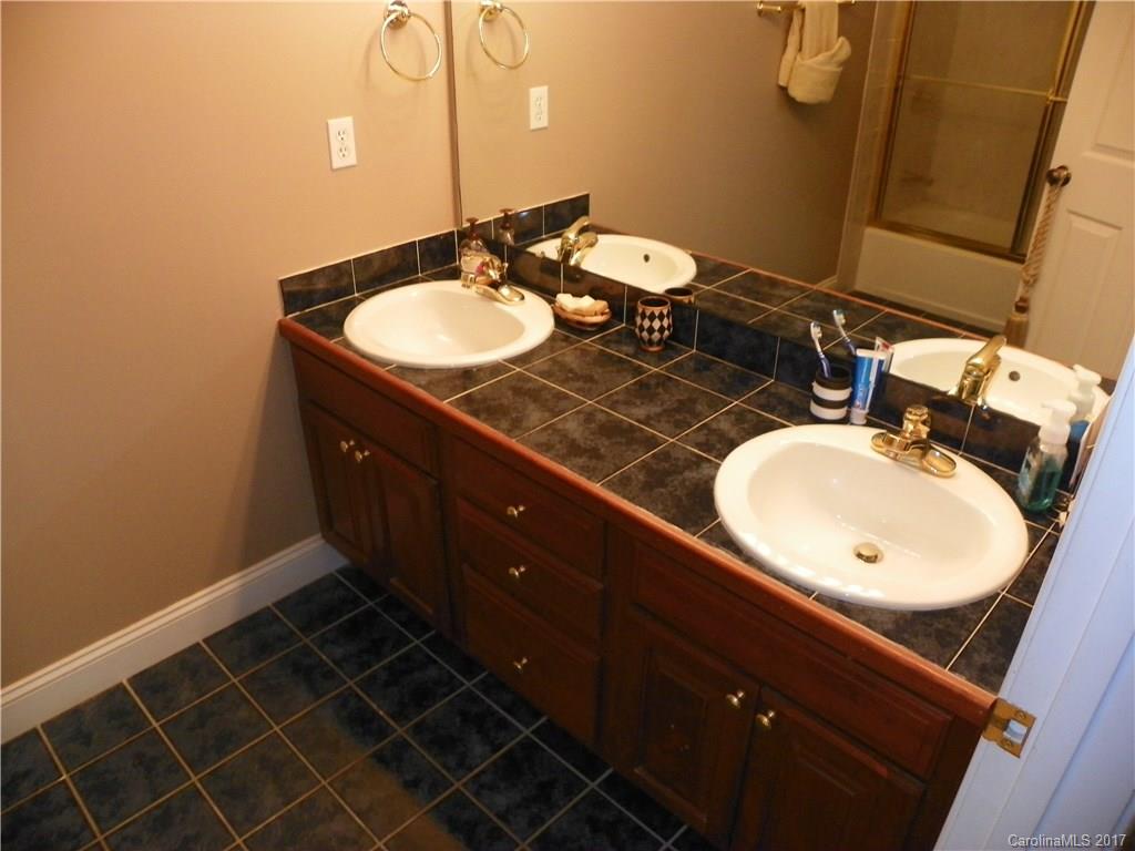 11136 Tara Oaks Drive Charlotte NC 28227
