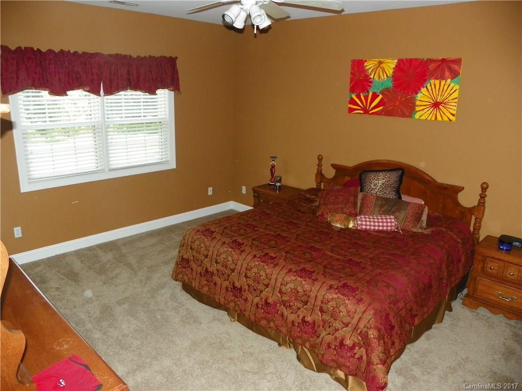 11136 Tara Oaks Drive Charlotte NC 28227